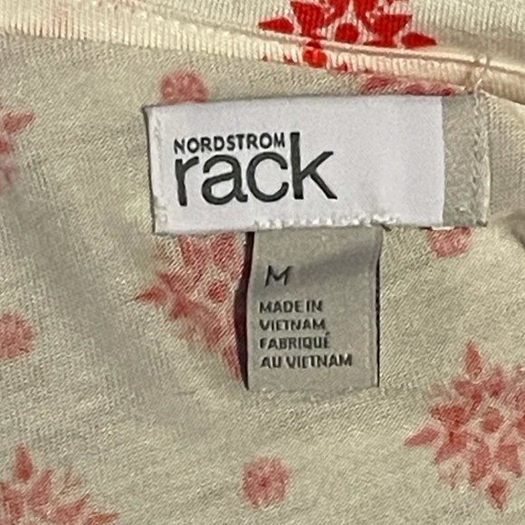 12.4.23-6 Nordstrom Rack NWT Snowflake pajama top size M - Picture 5 of 5